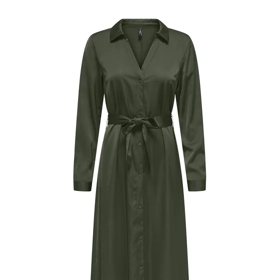 Ženskost a eleganci dodaly outfitu Markéty Hrubešové lichtovié košilové šaty. Model v olivovém odstínu, jaký zvolila i herečka, pořídíte třeba u značky ONLY za 1300 Kč.