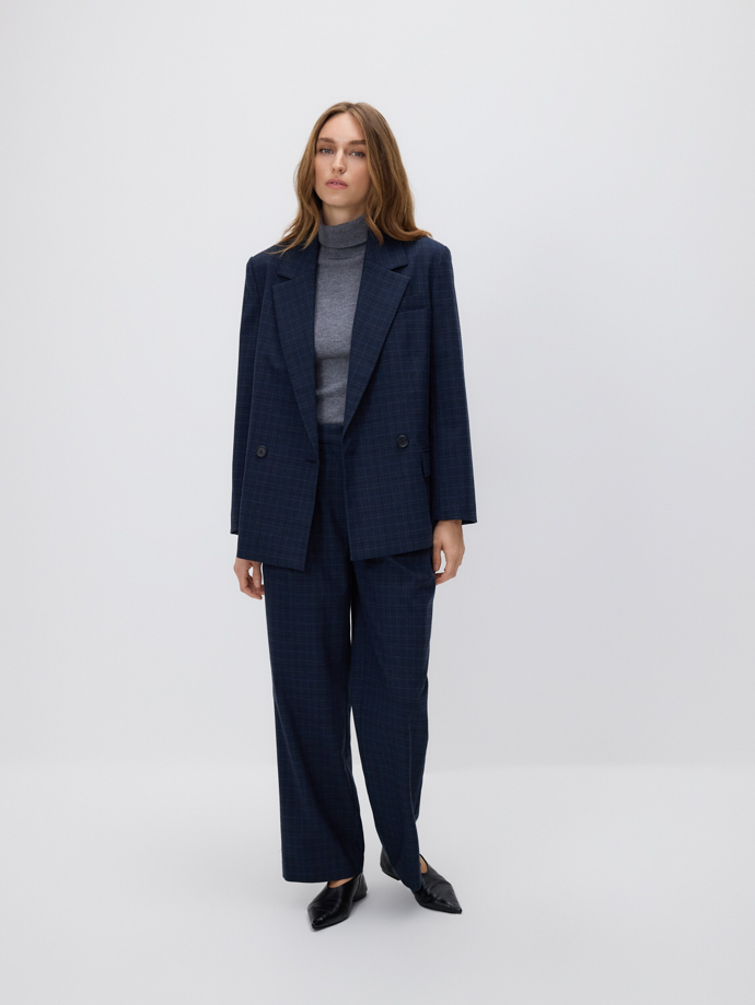 Kalhotový kostým, Reserved, dvouřadé kostkované sako 1399 Kč, kalhoty 899 Kč