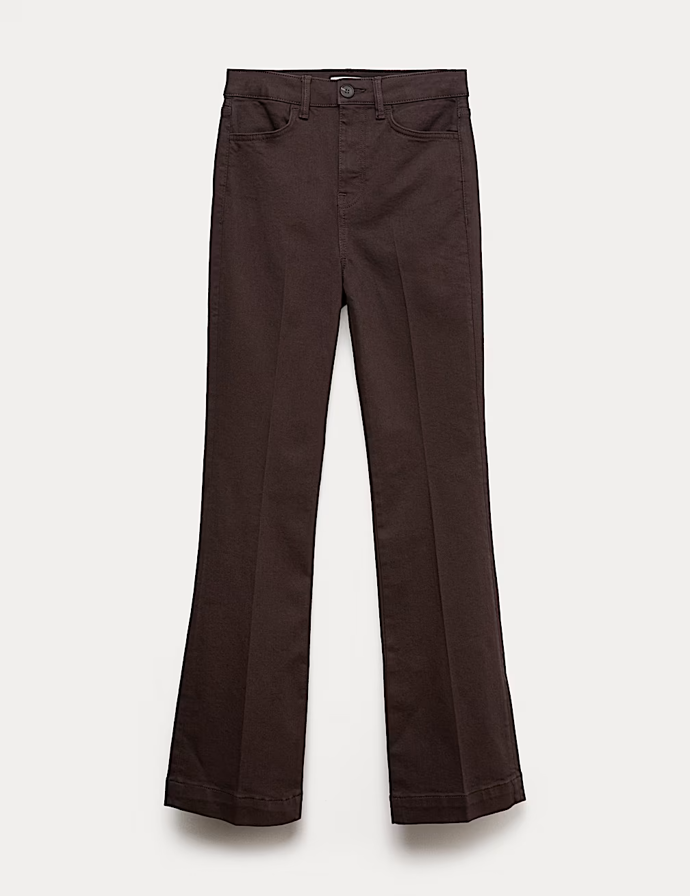 Úzké džíny s vysokým pasem, rozšířenými nohavicemi a mačkanou přední stranou, Marks&Spencer, 1499 Kč