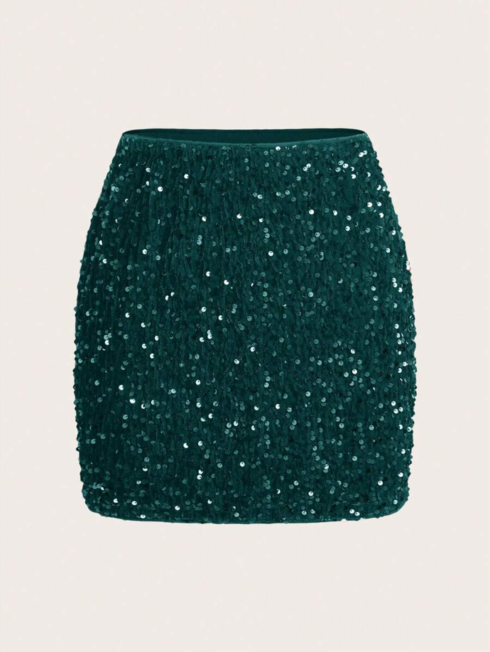 Svůj party outfit dovedete k dokonalosti díky flitrované mini sukni v elegantním tmavě zeleném odstínu. Tuto sukni má v nabídce SHEIN za 279 Kč.