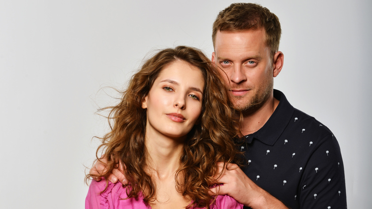 Sara Sandeva a Jakub Prachař. 