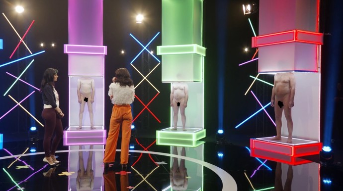 Kamila vybírá, s kterým naháčem půjde na rande.