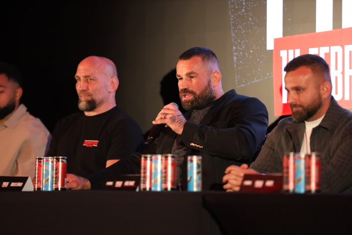 Karlos Vémola na tiskové konferenci Hell Boxing Kings.
