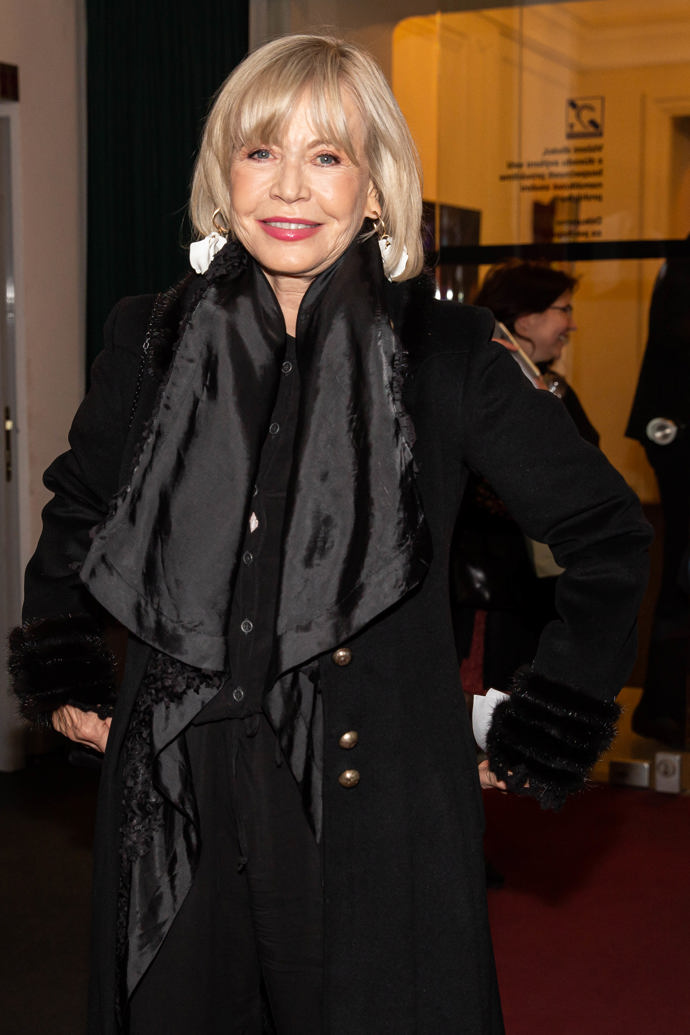 Herečka Jana Švandová sází na kontrasty materiálů.