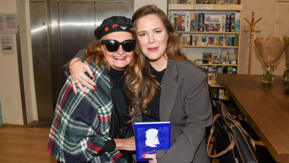 FOTO: Eva Holubová s Petrou Nesvačilovou.