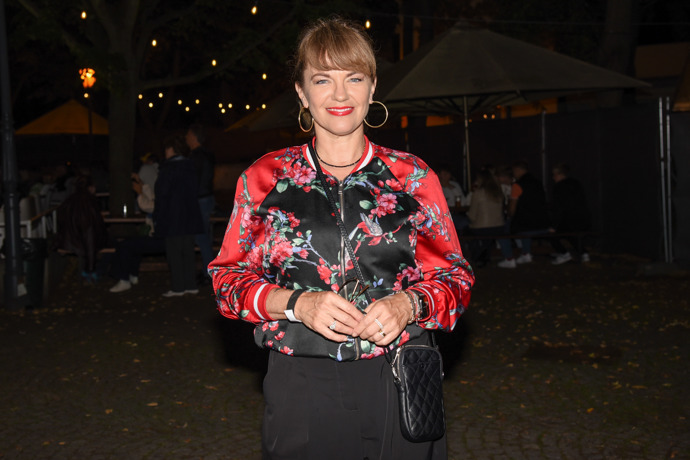 Stejně jako předchozí slavné dámy ji tento účes omladil.