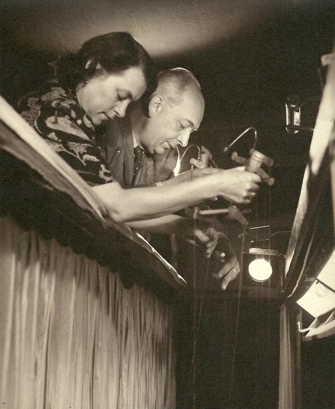 Manželé Skupovi během představení (1940)