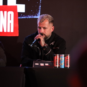 Marpo na tiskové konferenci Hell Boxing Kings.