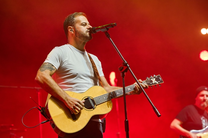 Na koncert přišlo přes 12 000 diváků. 