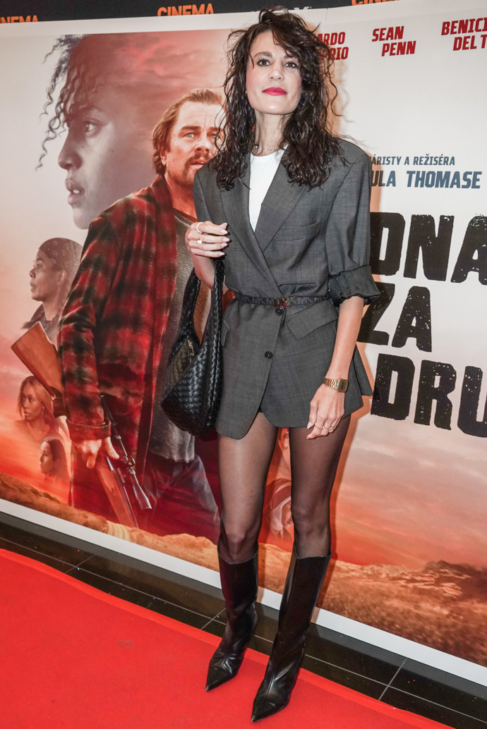 Měla strach, aby ji moderování pořadu nepřipravilo o herecké role. 