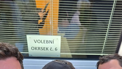 FOTO: Lukáš Hejlík volil ve škole.