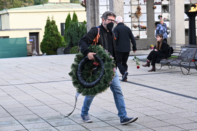 Poslední rozloučení s hudebníkem Janem Šatrou.