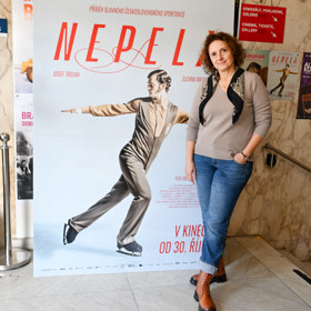 Zuzana Mauréry na tiskové konferenci. 