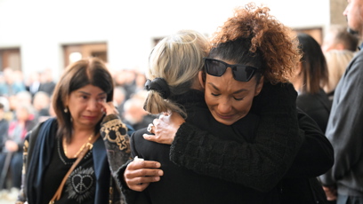 FOTO: Lejla Abbasová na  poslední rozloučení s Šatrou.