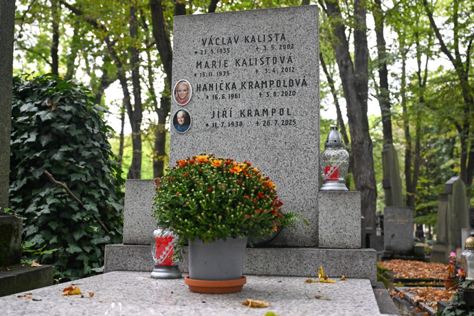 Hrob Jiřího Krampola.