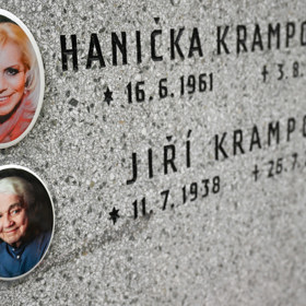 Jiří Krampol si přál spočinout vedle Haničky.