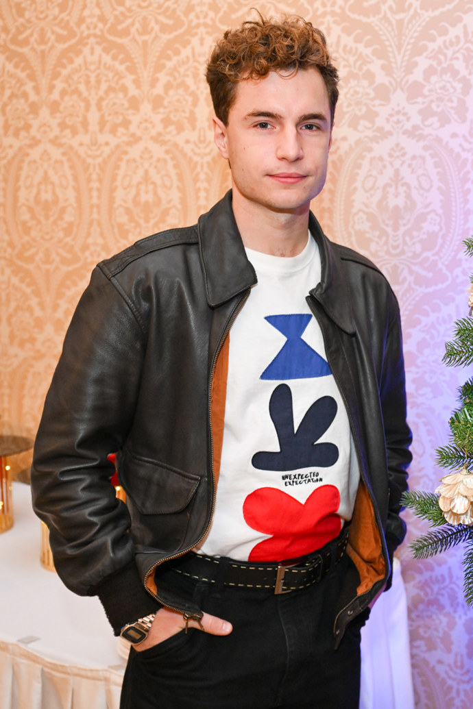 Oskar Hes září v nové vánoční pohádce Záhada strašidelného zámku. 