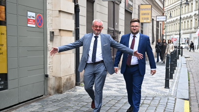 FOTO: Poslanec Marek Benda při příchodu do štábu SPOLU.