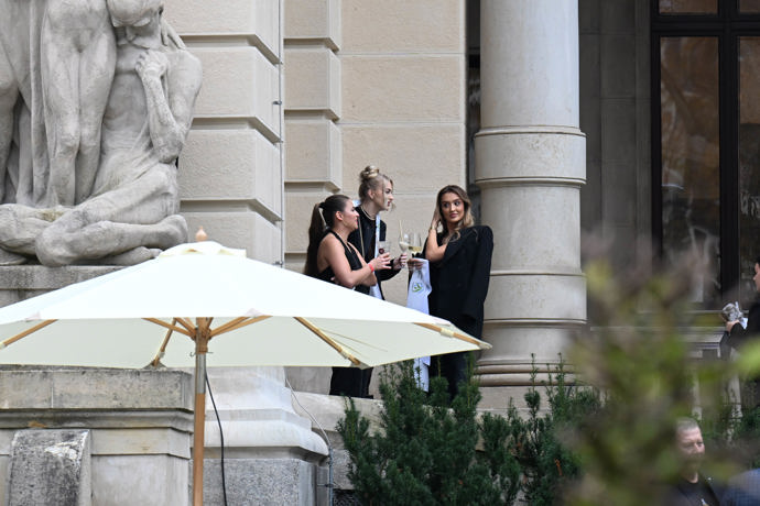 Misska Linda Górecká (vpravo) a misska Karolína Gorylová (uprostřed).