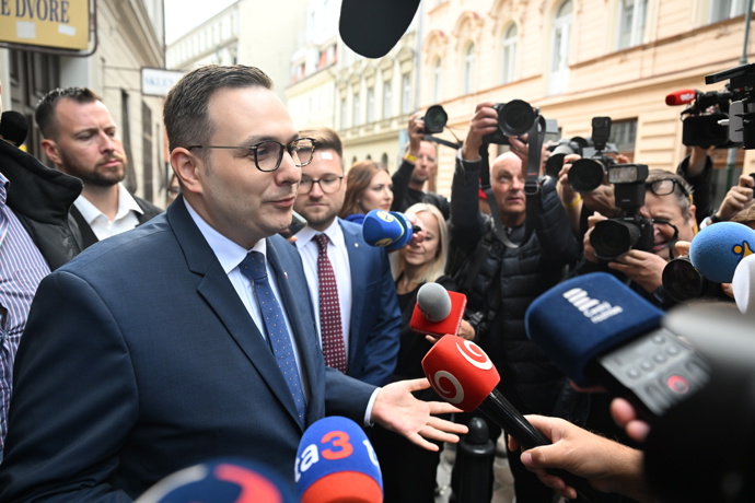 Jan Lipavský přišel do štábu.