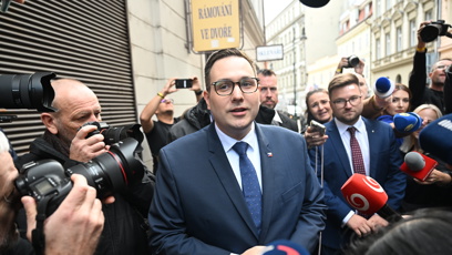 FOTO: Jan Lipavský a jeho příchod do štábu SPOLU.