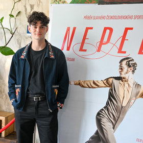 Josef Trojan na tiskové konferenci. 