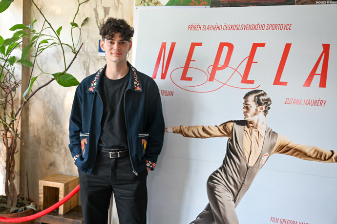 Josef Trojan na tiskové konferenci. 