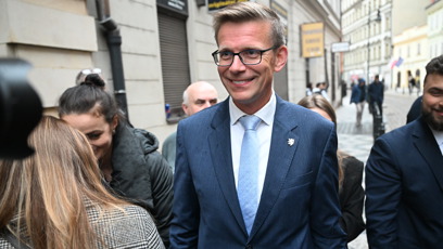FOTO: Martin Kupka přichází do štábu SPOLU.