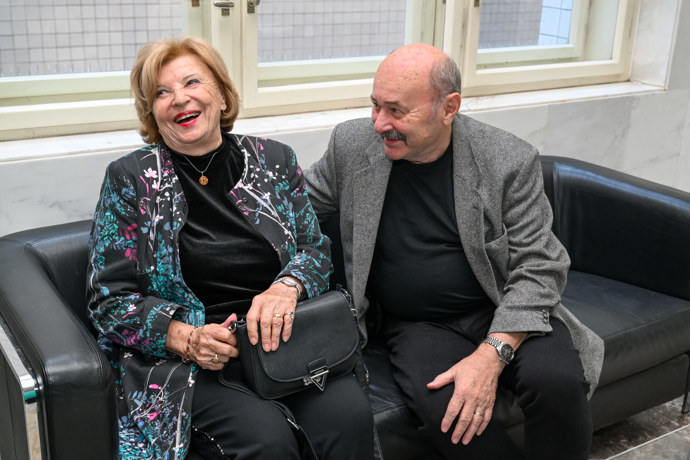 Manžel se o Libuši s láskou stará a také jí pravidelně vaří česká jídla. 