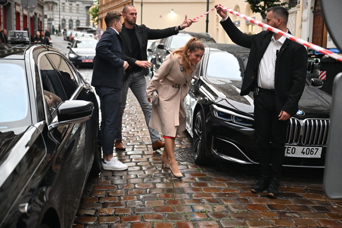Eva Decroix a její příchod do volebního štábu SPOLU.