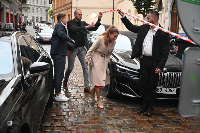 Eva Decroix a její příchod do volebního štábu SPOLU.