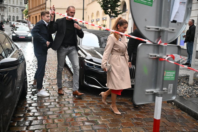 Eva Decroix a její příchod do volebního štábu SPOLU.