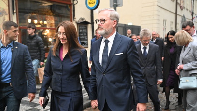 FOTO: Petra Fialu ve štábu ANO podpořila manželka Jana Fialová.