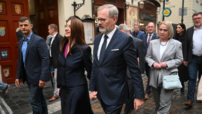 FOTO: Petra Fialu ve štábu ANO podpořila manželka Jana Fialová.
