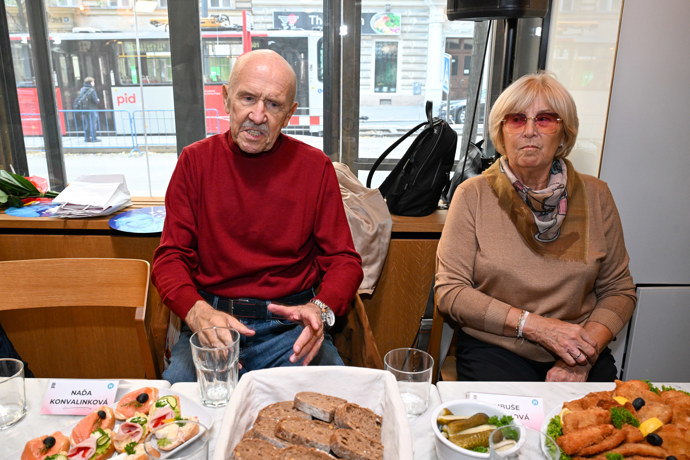 Nechyběl ani Petr Nárožný.