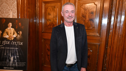 FOTO: Jiří Dvořák na vánoční konferenci České televize.