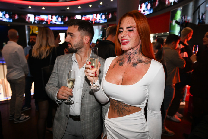 Naked Attraction přilákal řadu známých tváří.
