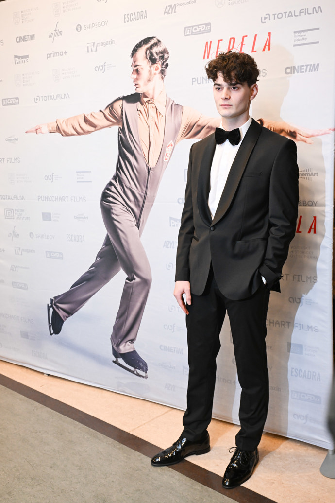 Josef Trojan si zahrál ve filmu Nepela.