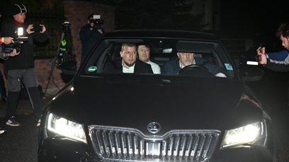 FOTO: Okamura odmítal reagovat na novináře.