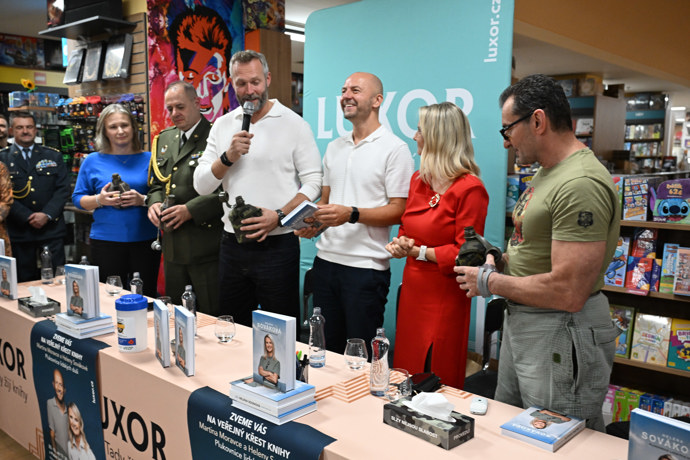 Ondřej Novotný na křtu knihy Martina Moravce a Heleny Sovákové – Plukovnice lidských duší.