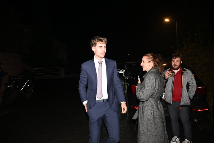 Frederik Babiš podpořil otce ve štábu ANO. Byl i přítomen na jednání Andreje Babiše s Motoristy a SPD.