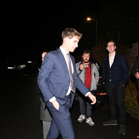 Frederik Babiš podpořil otce ve štábu ANO. Byl i přítomen na jednání Andreje Babiše s Motoristy a SPD.