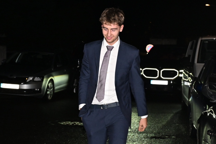 Frederik Babiš podpořil otce ve štábu ANO. Byl i přítomen na jednání Andreje Babiše s Motoristy a SPD.