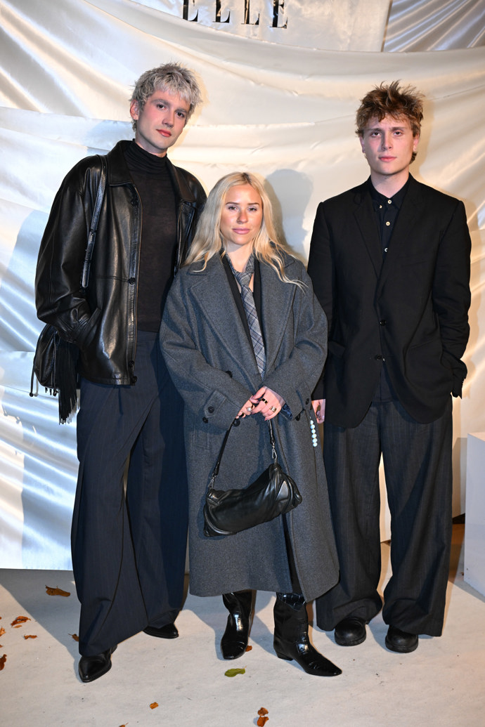 Mariana Prachařová po dlouhé době vyvedla do společnosti svého bratra Františka (vpravo). Doprovod jim dělal influencer Boris Hrivňák.