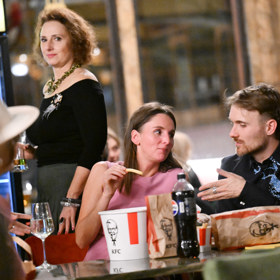 Gregor Valentovič si dopřál proklatě dobré kuře.