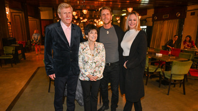 FOTO: Jaromír Nosek se svými rodiči a partnerkou.