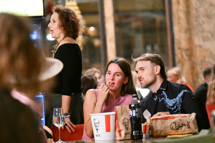 Gregor Valentovič si dopřál proklatě dobré kuře.