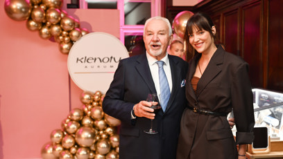 FOTO: Kateřina Sokolová s majitelem Klenotů Aurum.