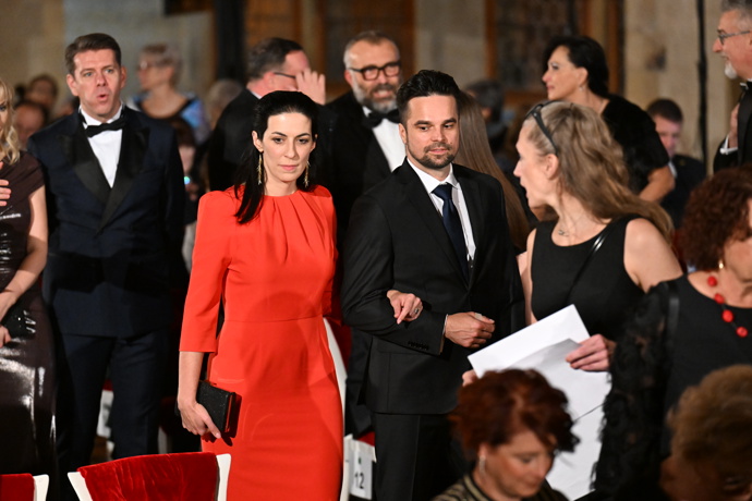 Manželé Pekarovi na slavnostním ceremoniálu na Hradě.