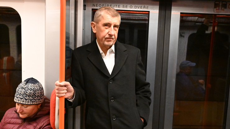 Andrej Babiš vyrazil do práce metrem.